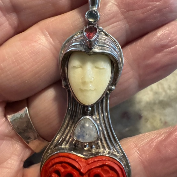 Silver sajen and cinnabar Heart Pendant - Picture 2 of 4